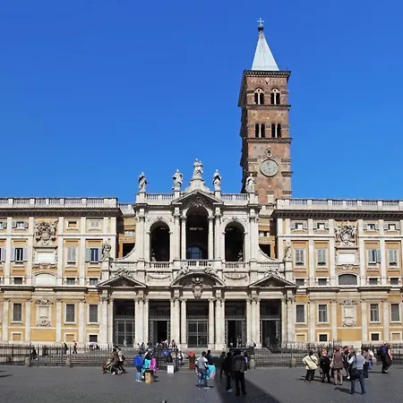 Apartment Foscolo 10 Stylish Rome